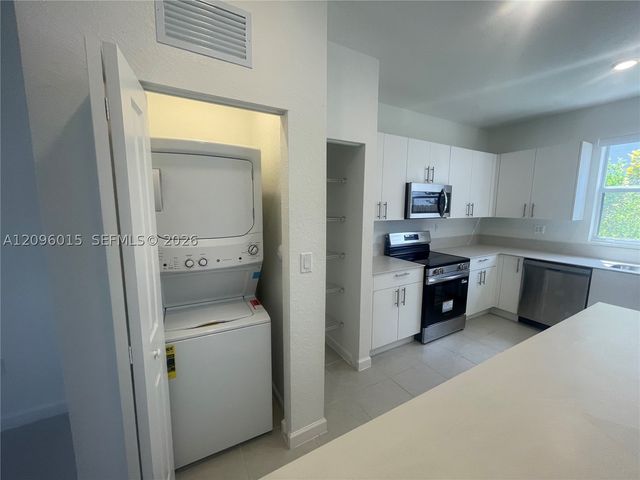 1111 SE 2nd St 1111, Florida City, FL 33034