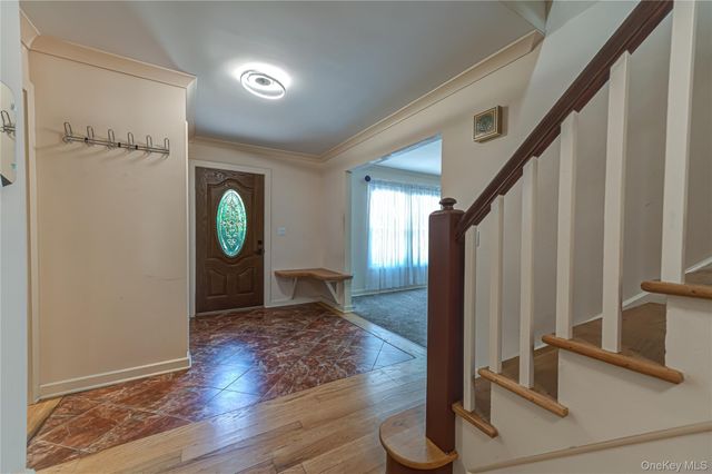 600 Scraggy Hill Road, Port Jefferson, NY 11777