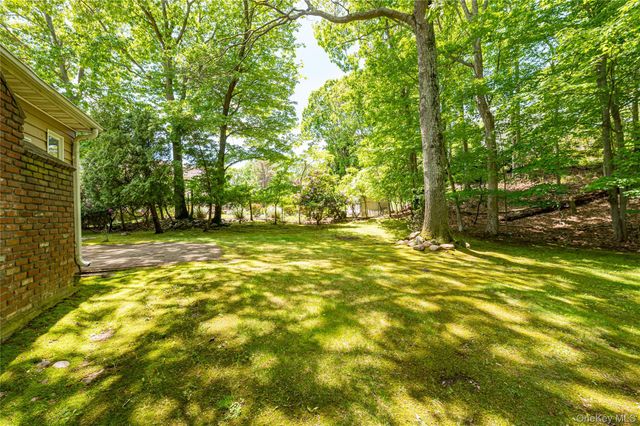 600 Scraggy Hill Road, Port Jefferson, NY 11777