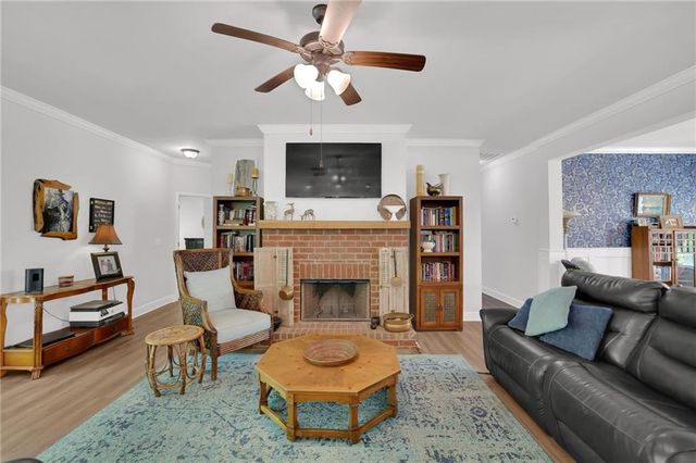 125 Hawthorn Lane, Covington, GA 30014