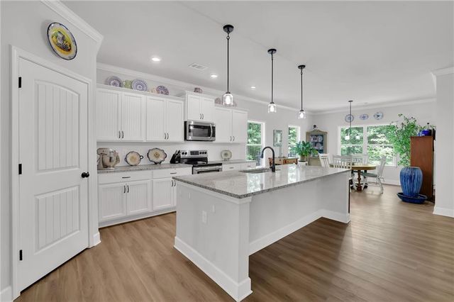 125 Hawthorn Lane, Covington, GA 30014