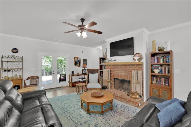 125 Hawthorn Lane, Covington, GA 30014