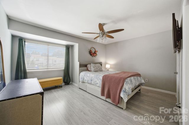 11002 Carmel Crossing Road, Charlotte, NC 28226