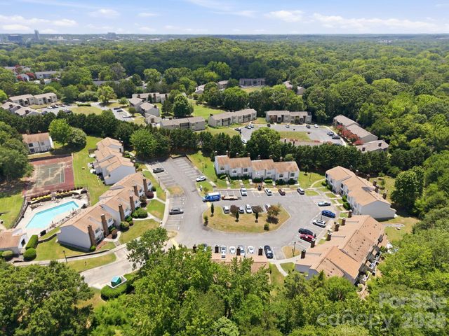 11002 Carmel Crossing Road, Charlotte, NC 28226