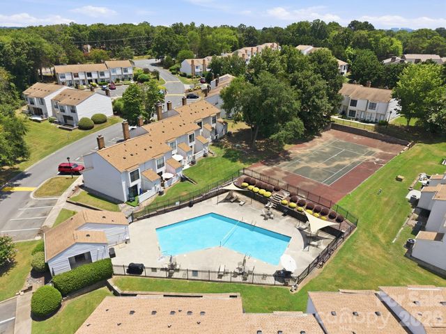 11002 Carmel Crossing Road, Charlotte, NC 28226