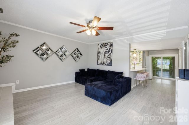 11002 Carmel Crossing Road, Charlotte, NC 28226