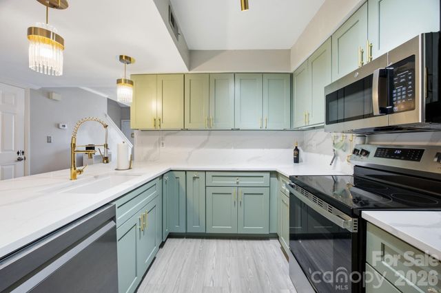 11002 Carmel Crossing Road, Charlotte, NC 28226
