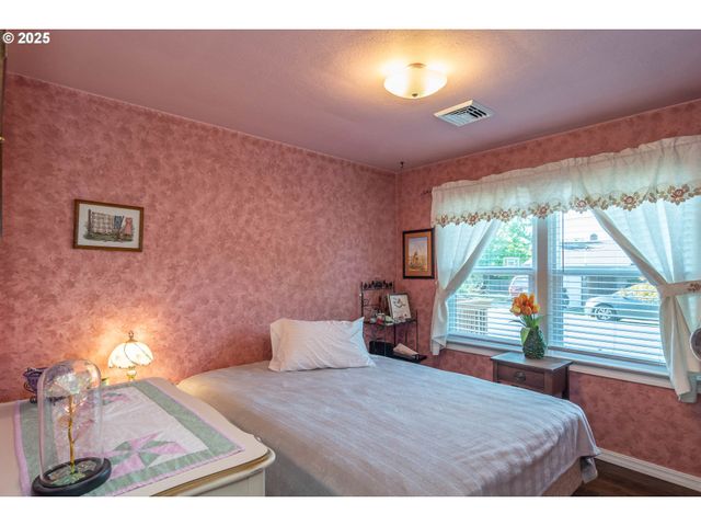 470 STERLING Dr, Roseburg, OR 97470