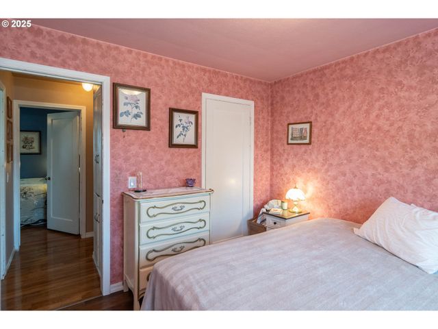 470 STERLING Dr, Roseburg, OR 97470