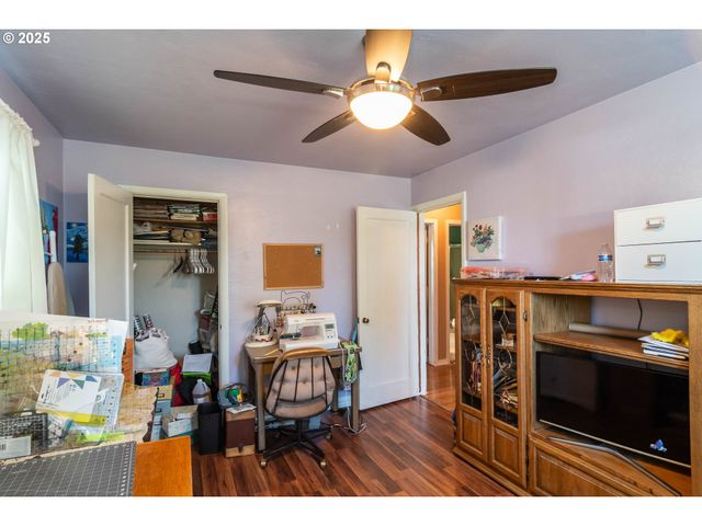 470 STERLING Dr, Roseburg, OR 97470