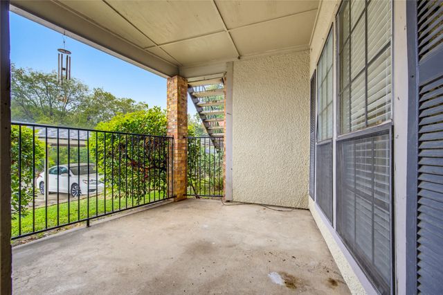 2835 Keller Springs Road 101, Carrollton, TX 75006
