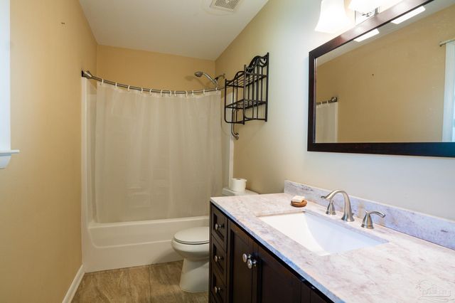 2301 Bobwhite Ln, Pensacola, FL 32534