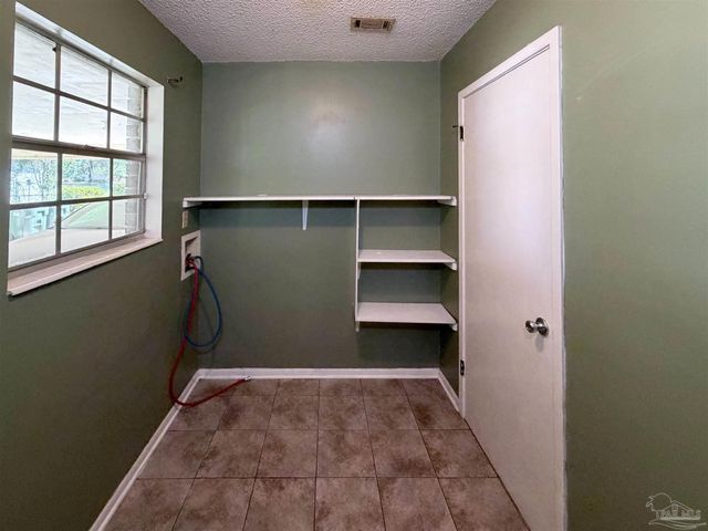 2301 Bobwhite Ln, Pensacola, FL 32534