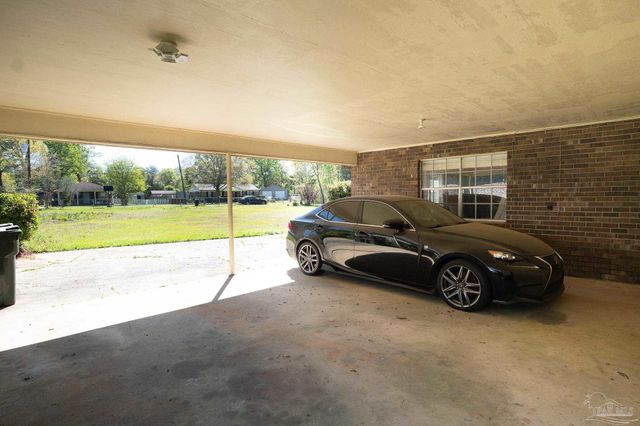 2301 Bobwhite Ln, Pensacola, FL 32534