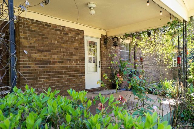 2301 Bobwhite Ln, Pensacola, FL 32534