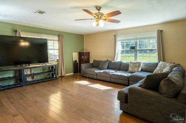 2301 Bobwhite Ln, Pensacola, FL 32534