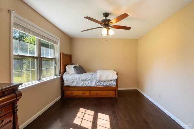 2301 Bobwhite Ln, Pensacola, FL 32534