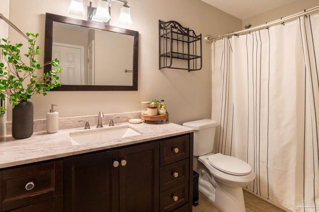 2301 Bobwhite Ln, Pensacola, FL 32534