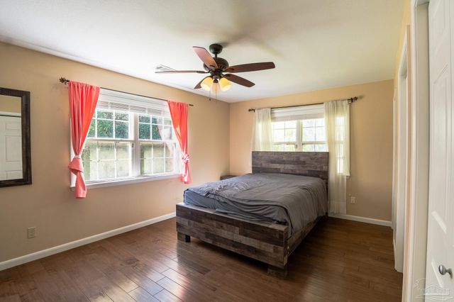 2301 Bobwhite Ln, Pensacola, FL 32534