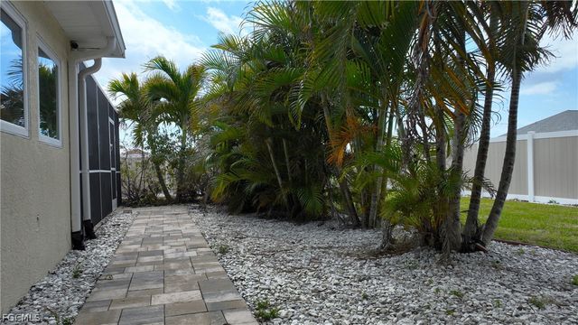 1118 NW 17th ST, Cape Coral, FL 33993