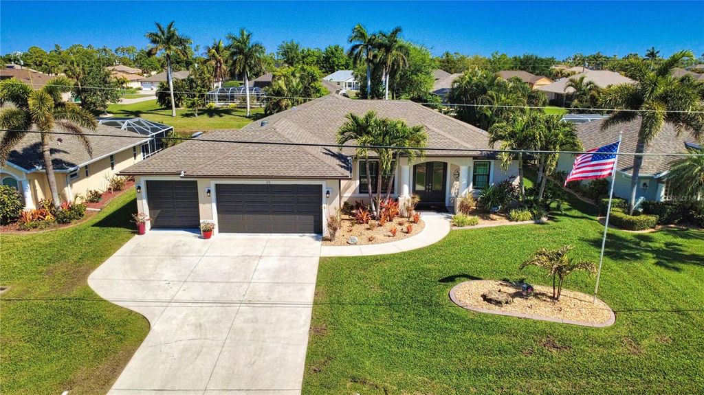 Image 1 of property listing at 39 MEDALIST ROAD, Rotonda West, FL 33947