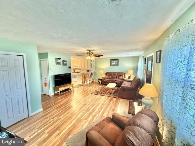 12 ROGERS CIR, Newark, DE 19702