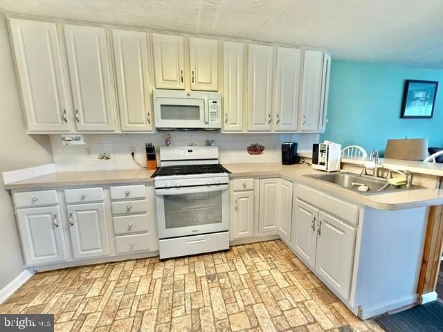 12 ROGERS CIR, Newark, DE 19702