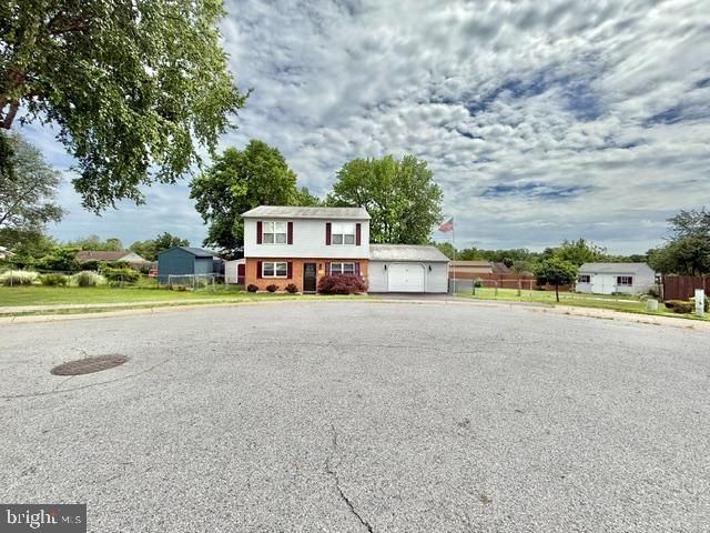 12 ROGERS CIR, Newark, DE 19702