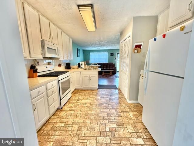 12 ROGERS CIR, Newark, DE 19702
