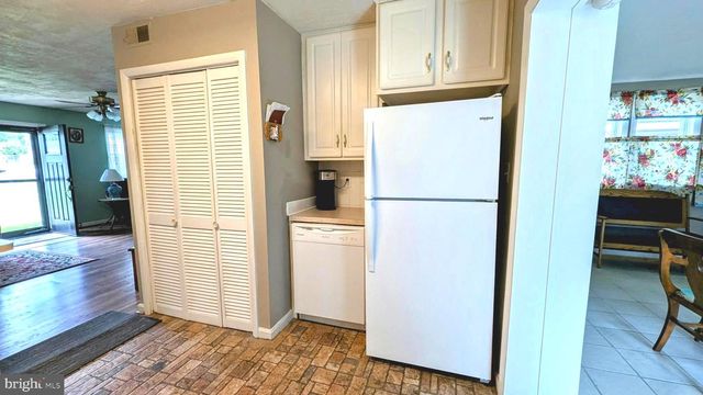 12 ROGERS CIR, Newark, DE 19702