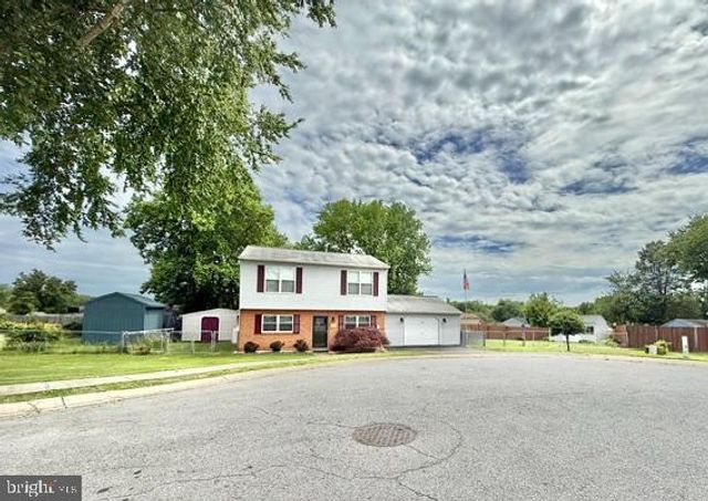 12 ROGERS CIR, Newark, DE 19702