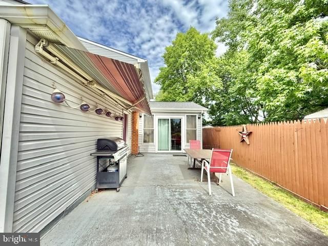 12 ROGERS CIR, Newark, DE 19702