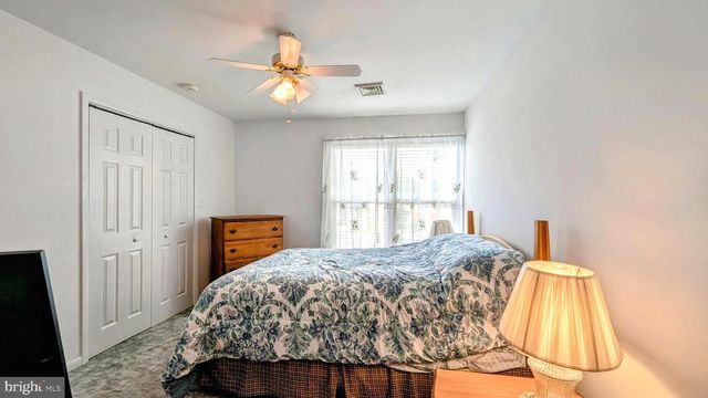 12 ROGERS CIR, Newark, DE 19702