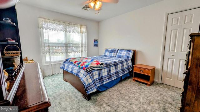 12 ROGERS CIR, Newark, DE 19702