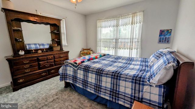12 ROGERS CIR, Newark, DE 19702