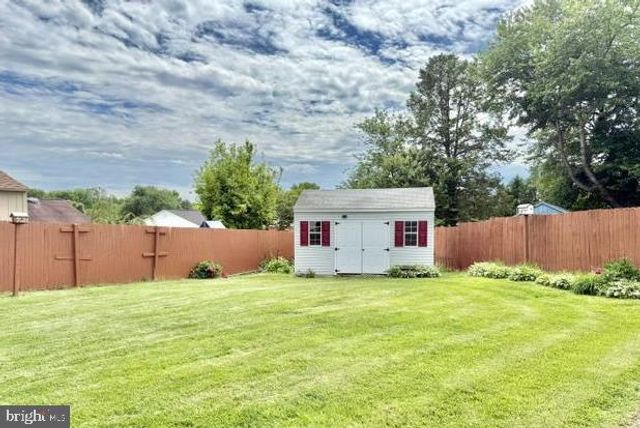 12 ROGERS CIR, Newark, DE 19702