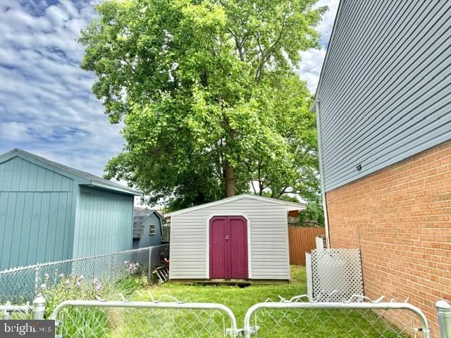 12 ROGERS CIR, Newark, DE 19702