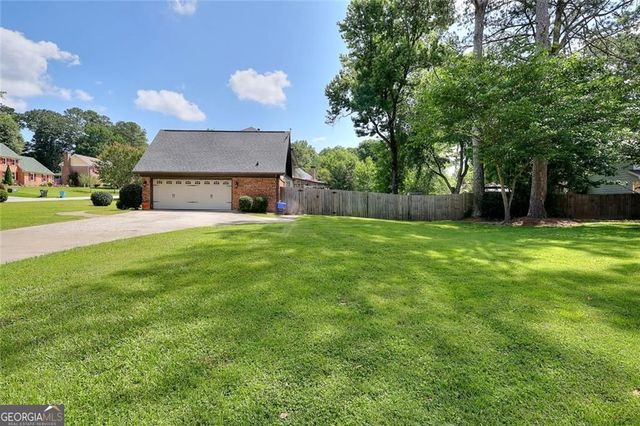 4976 Mystere Circle SW, Lilburn, GA 30047