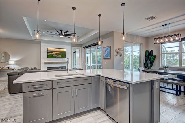 3707 Oasis BLVD, Cape Coral, FL 33914