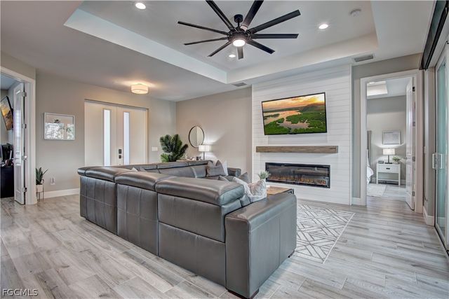 3707 Oasis BLVD, Cape Coral, FL 33914