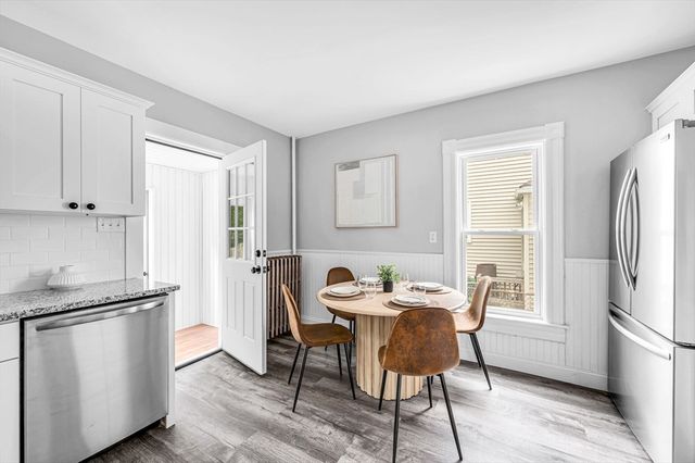 15 Myrtle Ave, Holyoke, MA 01040