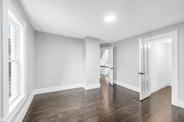 15 Myrtle Ave, Holyoke, MA 01040