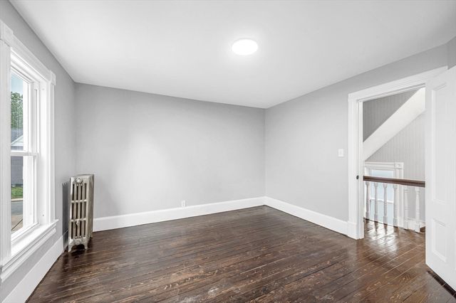 15 Myrtle Ave, Holyoke, MA 01040
