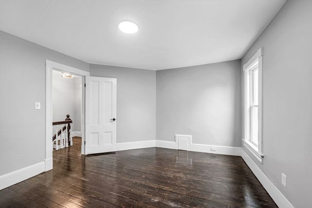 15 Myrtle Ave, Holyoke, MA 01040