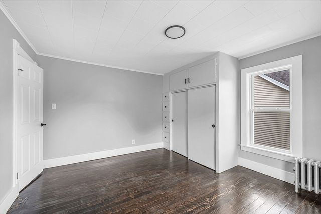 15 Myrtle Ave, Holyoke, MA 01040