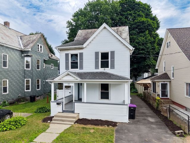 15 Myrtle Ave, Holyoke, MA 01040