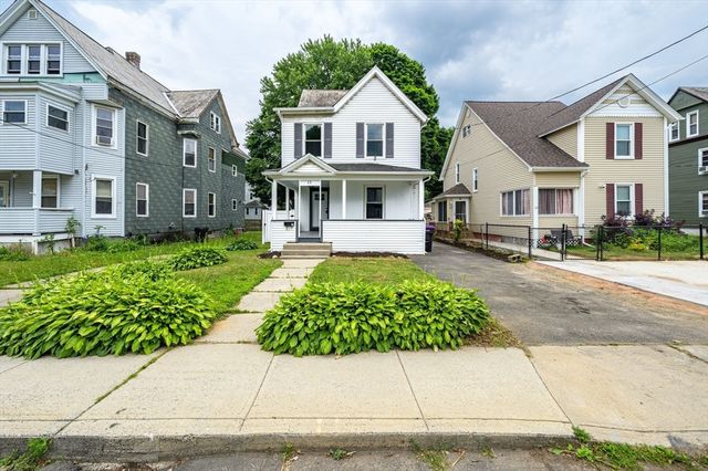 15 Myrtle Ave, Holyoke, MA 01040