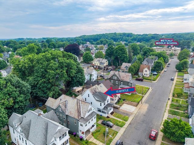 15 Myrtle Ave, Holyoke, MA 01040