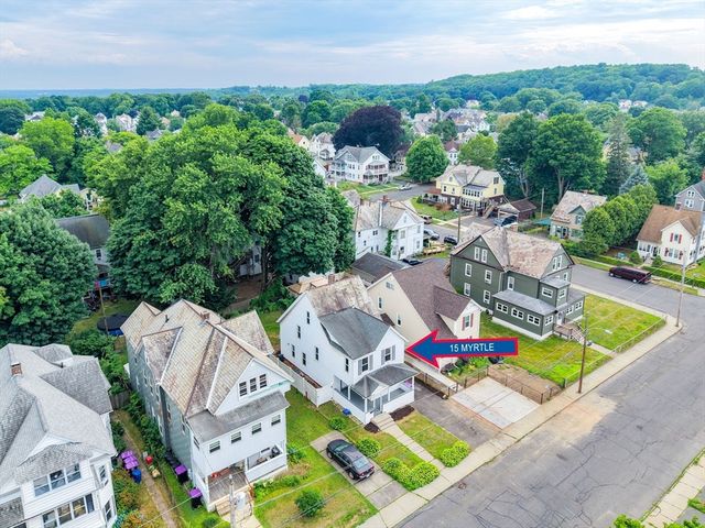 15 Myrtle Ave, Holyoke, MA 01040