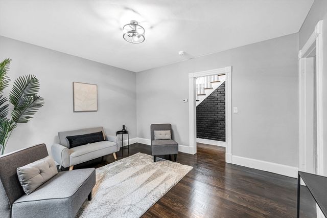 15 Myrtle Ave, Holyoke, MA 01040